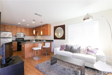 711 W 32nd St unit 109, Austin, TX 78705 - photo 3