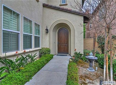 Welcome, please come in to see this lovely home