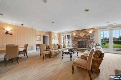 Cresskill Commons unit 316, Cresskill, NJ 07626 - photo 3