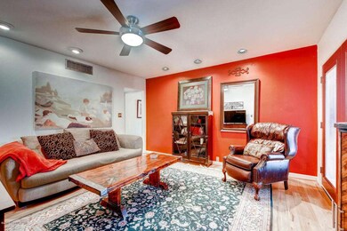 9074 N 28th St Phoenix AZ-large-005-Livi
