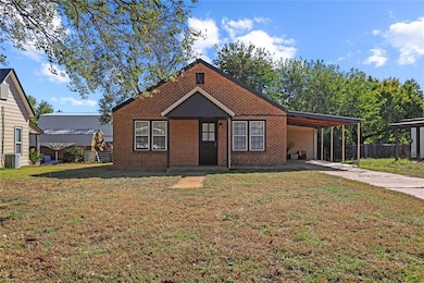 514 W Tom Stafford St, Weatherford, OK 73096 - photo 2