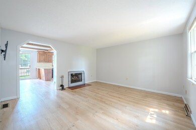 82 Cannongate III, Nashua, NH 03063 - photo 4