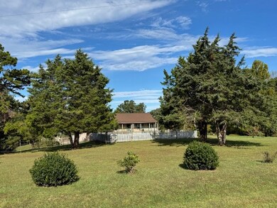 827 Wolf Creek Ln, Appomattox, VA 24522 - photo 4