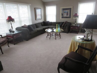 102 Yale Ct unit 34LH10, Glenview, IL 60026 - photo 4