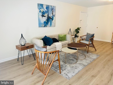 8312 Kingsgate Rd unit 534 J, Springfield, VA 22152 - photo 7