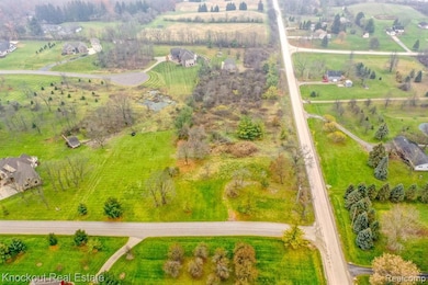 9338 Orchard Valley Ln, Davison, MI 48423 - photo 2