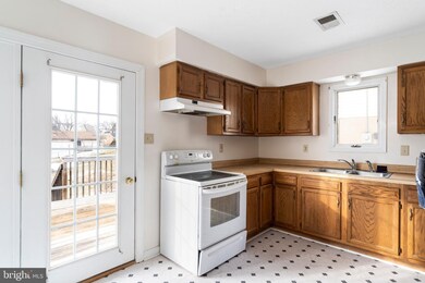 355 Crim Dr, Strasburg, VA 22657 - photo 6