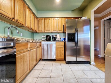 8245 Wycliffe Ct, Manassas, VA 20109 - photo 4