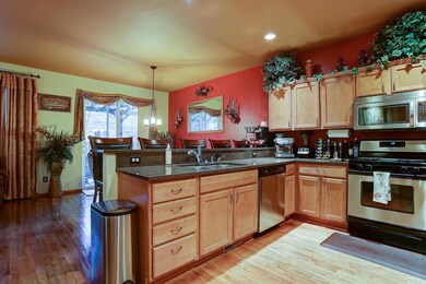 19478 Hollygrape Street-4