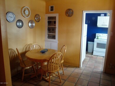 Kitchen Eating Area