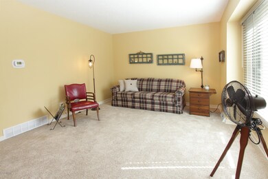 2260 Devonshire Dr NE, Grand Rapids, MI 49505 - photo 2