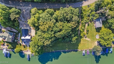 490 E Mohawk Dr, Malvern, OH 44644 - photo 2