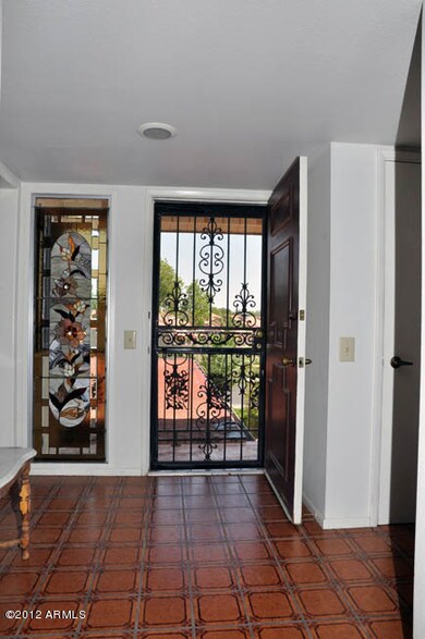 FOYER 2