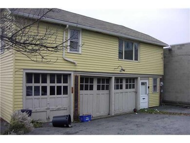 Parking Lot/Garage