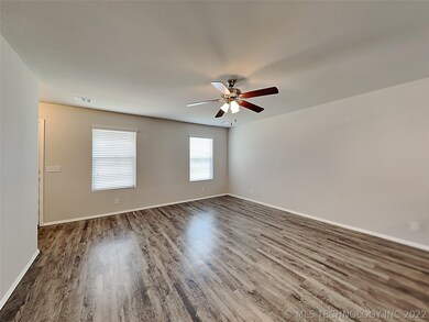 2914 E Pittsburg St, Broken Arrow, OK 74014 - photo 5