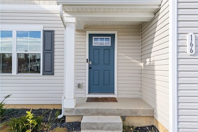 166 Chesapeake Cir, Springfield, OH 45505 - photo 4