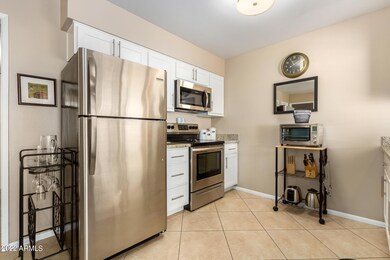 10867 W Thunderbird Blvd unit 22, Sun City, AZ 85351 - photo 6