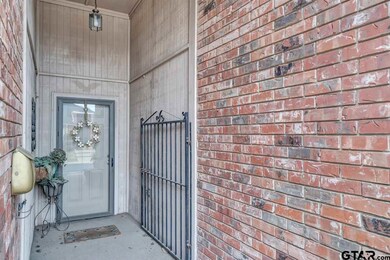 402 402 Amberwood Cir, Tyler, TX 75701 - photo 4