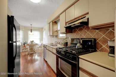 8 - Kitchen