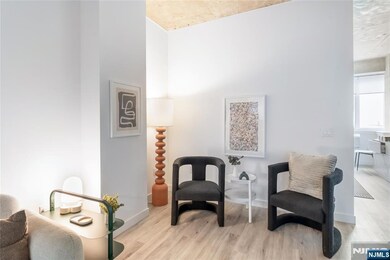 10 Commerce Ct unit 2E, Newark, NJ 07102 - photo 7