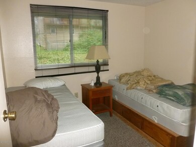 Twin beds up!