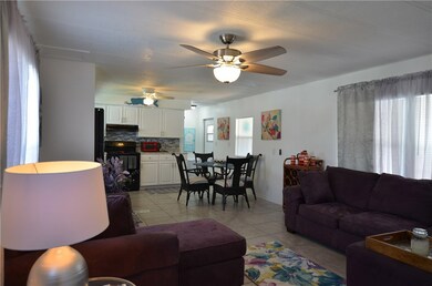 924 Laurel Cir, Sebastian, FL 32976 - photo 4