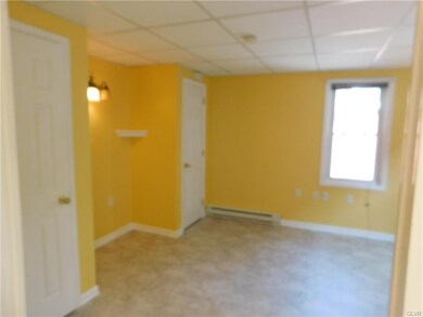 101 Delaware Rd unit 2, Riegelsville, PA 18077 - photo 7