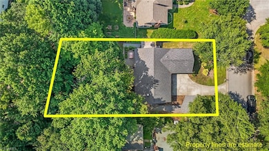Property lines are approximate.