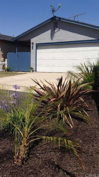 Beautifully Landscaped Front Yard