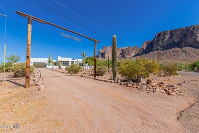 0003-01 - Lost Dutchman
