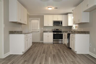 114 Ash St unit 1, Fitzgerald, GA 31750 - photo 3