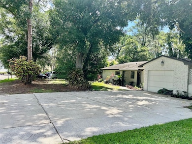 17017 Paula Ln, Lutz, FL 33558 - photo 2