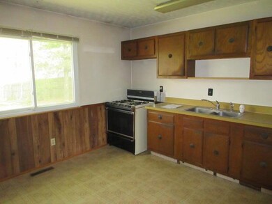 3516 Claretta Rd, Columbus, OH 43232 - photo 2