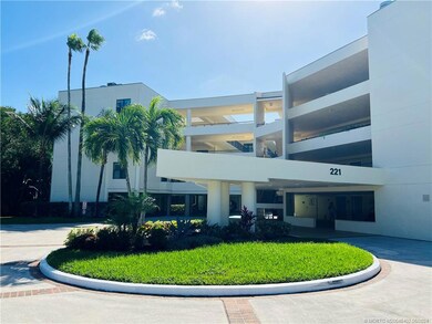 221 NE Plantation Rd unit 215, Stuart, FL 34996 - photo 5