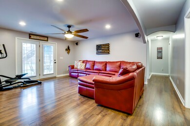 11715 Taylor Rae Dr, Louisville, KY 40229 - photo 3