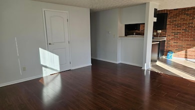 3806 Charbonnett Ct, Columbus, OH 43232 - photo 3