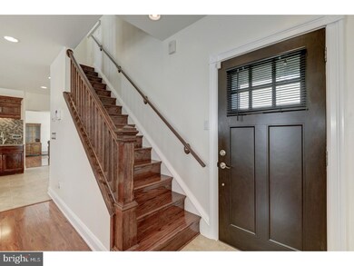 215 Forrest Ave, Folsom, PA 19033 - photo 6