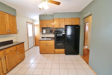 1203 6th St SW, Minot, ND 58701 - photo 6