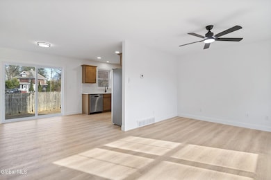 1049 Laura St, Schenectady, NY 12306 - photo 4