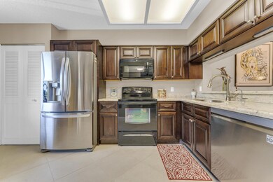 Huntington Lakes unit 306, Delray Beach, FL 33446 - photo 2