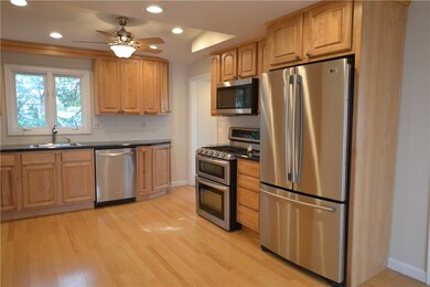 Spacious kitchen with lots of counter space, stain