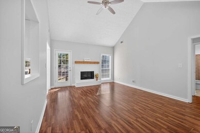 6512 Shady Valley Dr, Flowery Branch, GA 30542 - photo 4