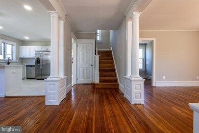 561 Beacon Ave, Paulsboro, NJ 08066 - photo 2