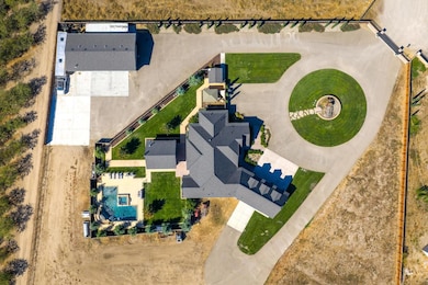 1842 E Palm Tree Ln, Manteca, CA 95336 - photo 2