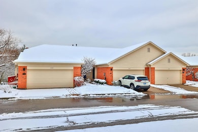 2549 Champions Way, Crestview Hills, KY 41017 - photo 2