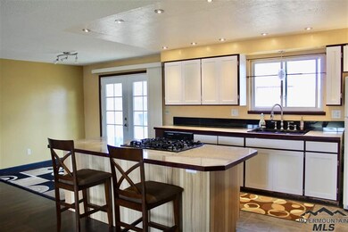 1304 S Holly St, Nampa, ID 83686 - photo 4