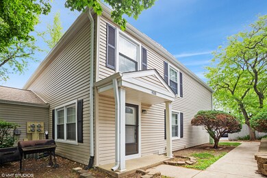 426 James Ct unit B, Glendale Heights, IL 60139 - photo 2