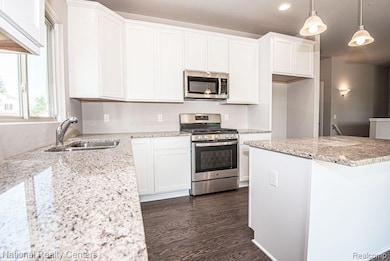 Cabinets come in 5 colors:)