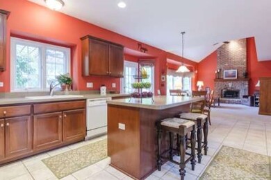 2219 Joyce Ln, Naperville, IL 60564 - photo 4