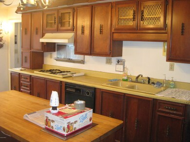 84 School St, Readsboro, VT 05350 - photo 3